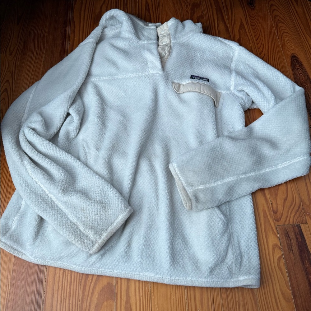 Patagonia quarter pullover cream hoodie